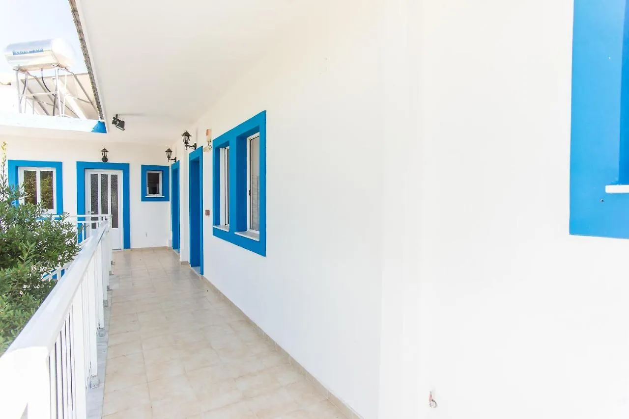 Aparthotel Blue White Apartments - Kefallonia Poolside Retreats