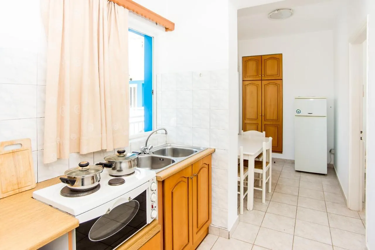 Blue White Apartments - Kefallonia Poolside Retreats Spartià