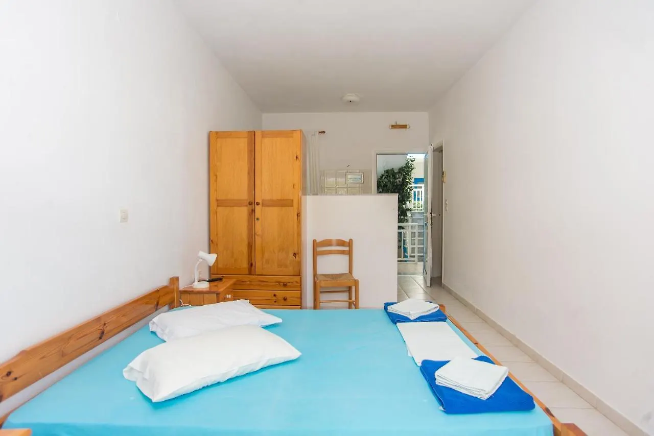 Blue White Apartments - Kefallonia Poolside Retreats Spartià 3*,