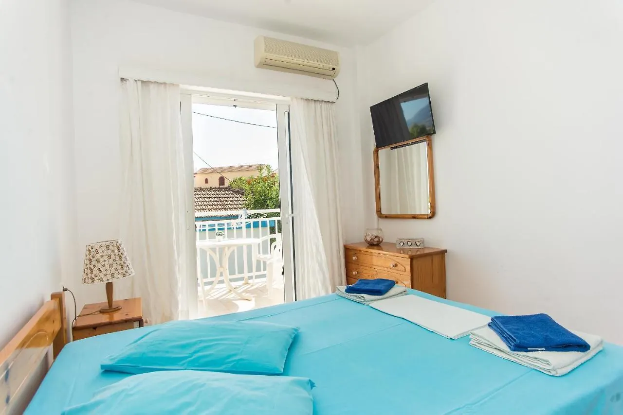 Blue White Apartments - Kefallonia Poolside Retreats Spartià Appart hôtel