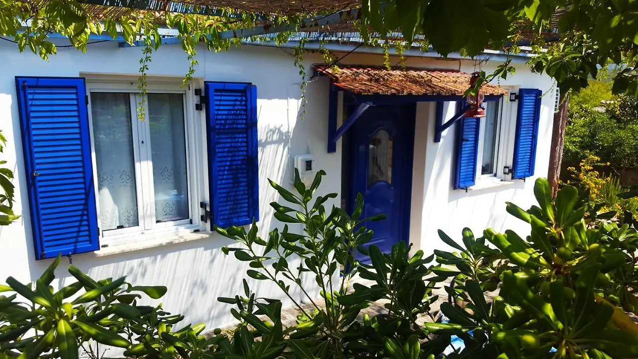 Blue White Apartments - Kefallonia Poolside Retreats 3*, Sparta Griechenland