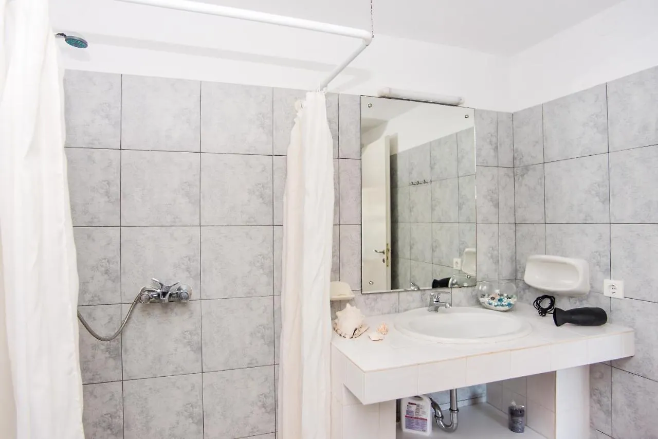 Blue White Apartments - Kefallonia Poolside Retreats 3*, Spartia (Kefalonia) Greece