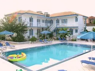 Aparthotel Blue White Apartments - Kefallonia Poolside Retreats Spartià